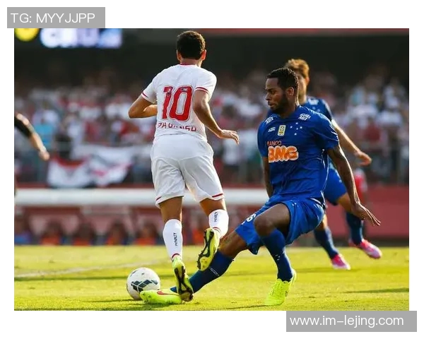 匈牙利费伦茨瓦罗斯足球俱乐部宣布与主帅罗比基恩续约成功