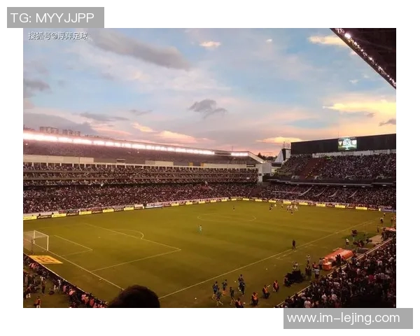 基多体育大学在解放者杯半决赛首回合以三球优势战胜帕尔梅拉斯