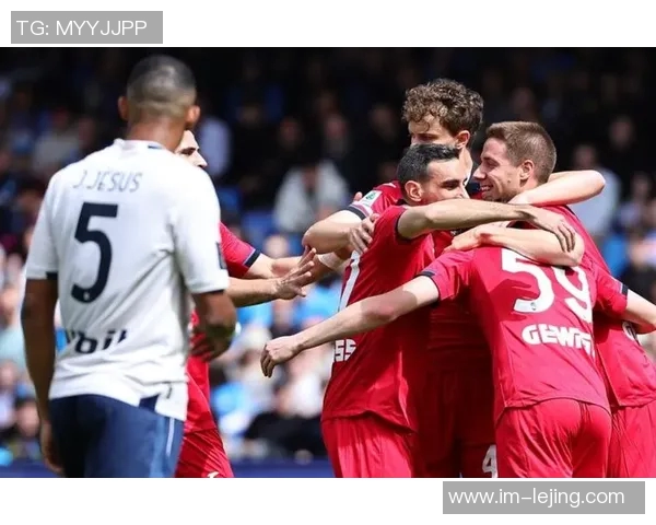 那不勒斯凭霍伊伦制胜球登顶意甲米兰平尤文跌至第三位 那不勒斯凭霍伊伦制胜球登顶意甲米兰平尤文跌至第三位